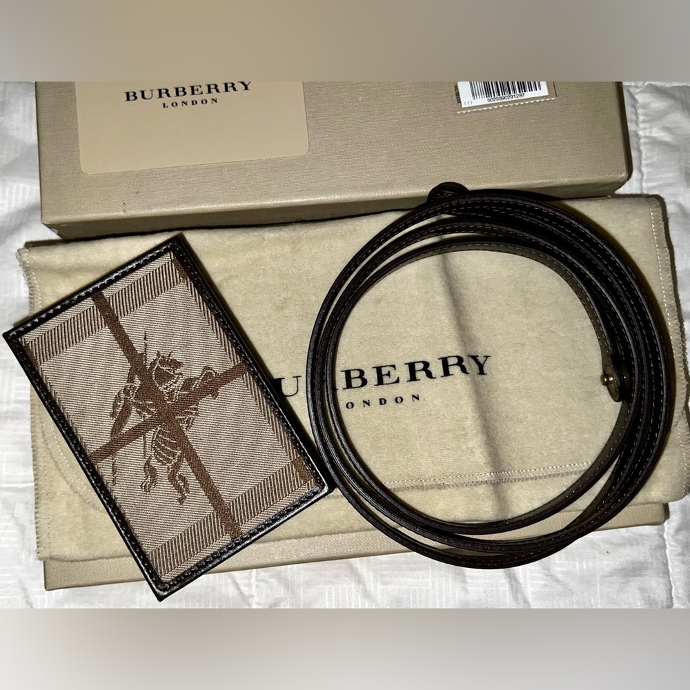 🔥Y2K BURBERRY LONDON🔥 NEW Luxury iPod Knight Logo Case Sleeve w Strap Italy
